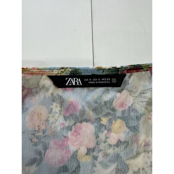 ZARA V Neck Gem Buttons Blue Floral Crop Top Short Sleeve Size Small S - Picture 3 of 4